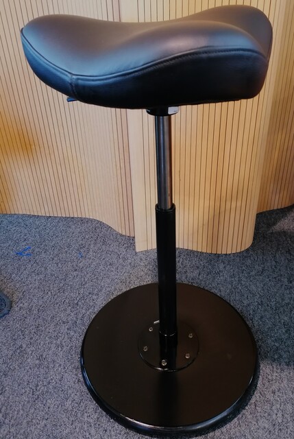 Move i sort læder